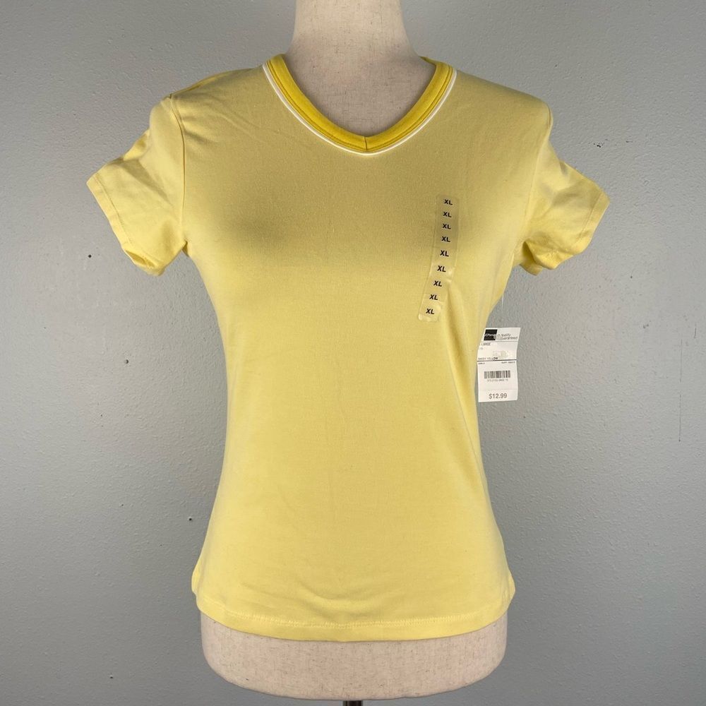 NWT Arizona Jean Company Yellow V-Neck T-Shirt Size XL Juniors